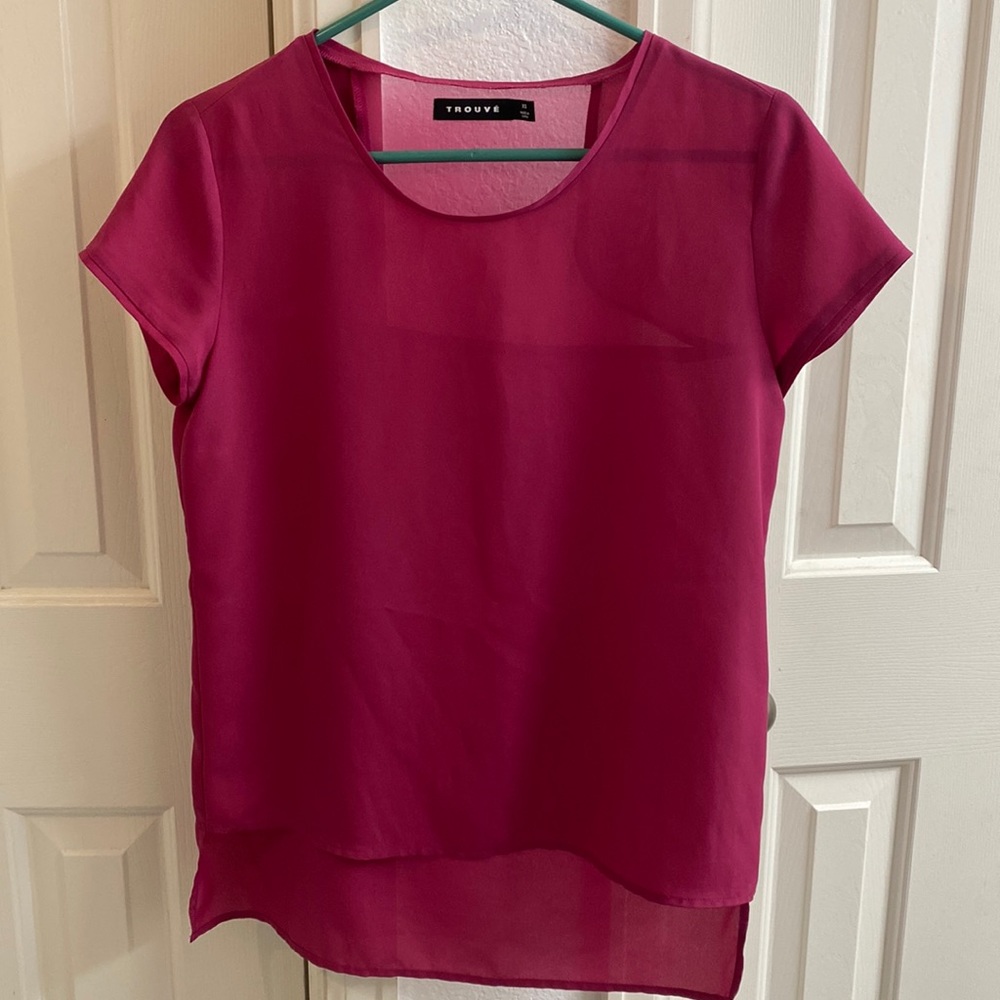 Trouvé size xs blouse magenta